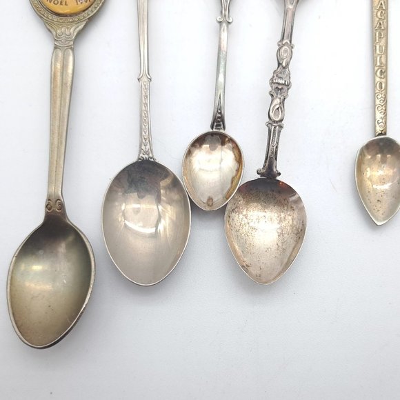 5 Mixed Souvenir Spoons -The Vatican, Noel, Acaupolco, Isolabella, Mijas - Picture 3 of 11